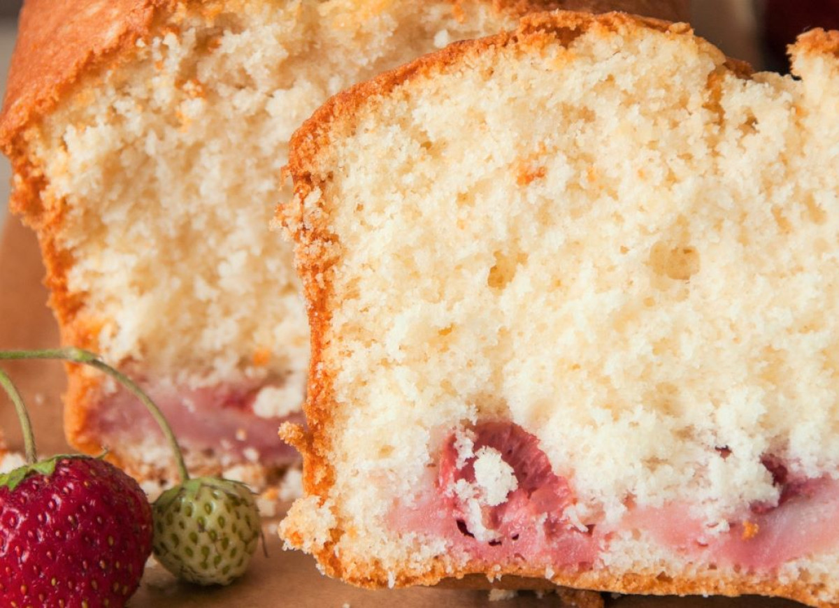 6-minutowe ciasto z truskawkami
