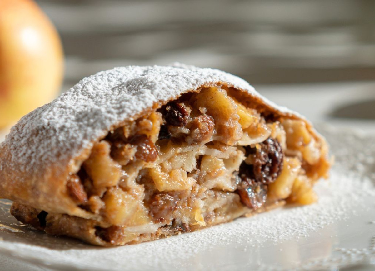 strudel z jabłkami
