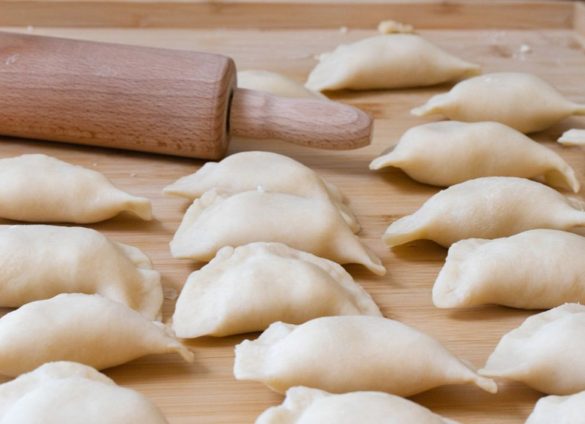 jak rozwałkować ciasto na pierogi