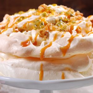 tort bezowy z kremem mango