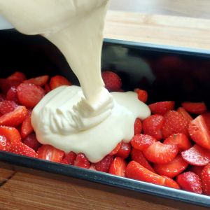 ciasto ucierane z truskawkami