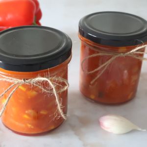 Sos słodko-kwaśny z cukinią na zimę