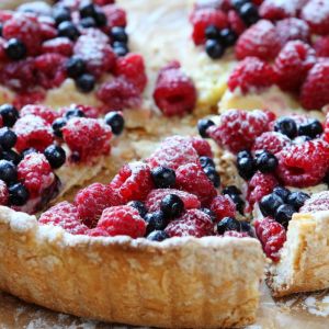 kruche-ciasto-z-owocami