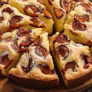 biszkopt-ze-sliwkami