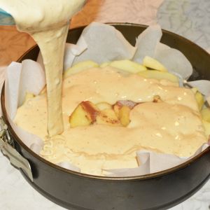 ciasto-zalewane-z-gruszkami