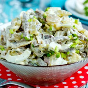 5-skladnikowa-salatka-pieczarkowa