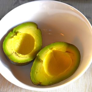 sposob-na-twarde-awokado