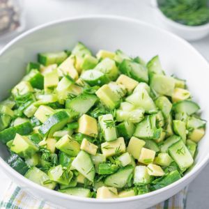 surowka-z-awokado-i-ogorka-afrodyta