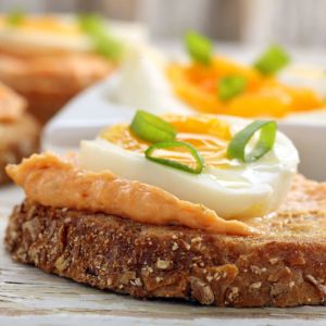 pasta-jajeczna-z-suszonymi-pomidorami