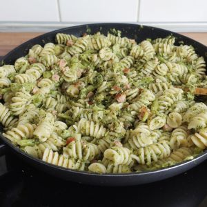 makaron-z-brokulem-i-anchois