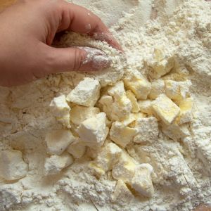 kruche-ciasto-metoda-piaskowa