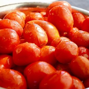 sparzanie-pomidorow-na-sitku