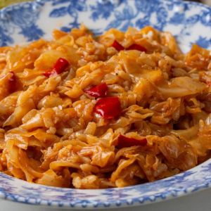 turecki-bigos-z-pomidorami-kapuska
