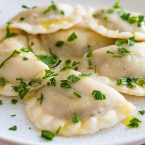 pierogi-ruskie-z-serka-wiejskiego