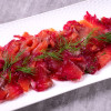 gravlax-z-lososia-w-burakach