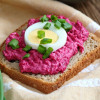 pasta-do-chleba-z-buraka-i-ricotty